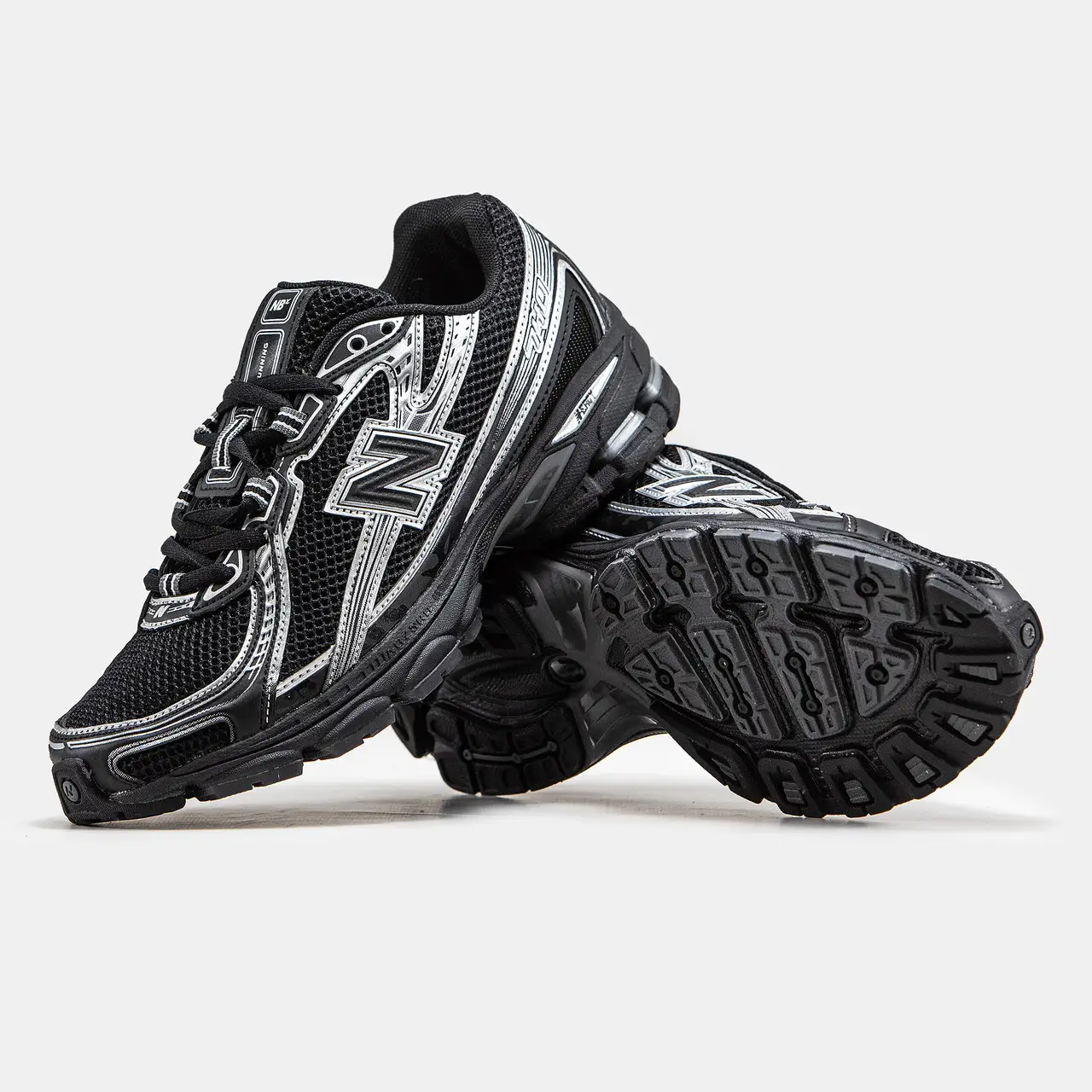 New Balance 740 Black Metalic